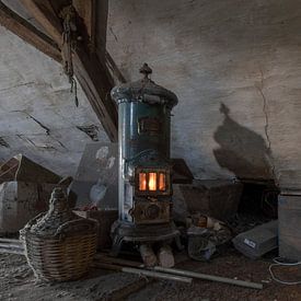 burning stove by Maarten De Schrijver