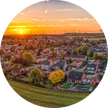 Luchtpanorama  van een zonsopkomst in Bocholtz