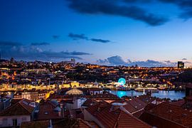 Porto skyline at sunset by Evelien Oerlemans