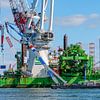 Le Matador en route dans le port de Rotterdam. sur Jaap van den Berg