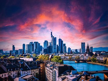 Frankfurt am Main Skyline met zonsondergang van Mustafa Kurnaz