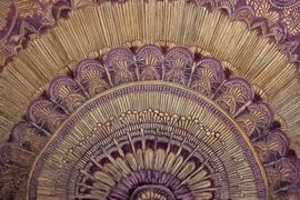 Éventails en violet et or sur Whale & Sons