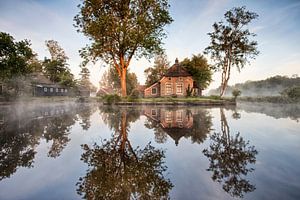 Zonsopkomst in het rustieke Dwarsgracht van Frans Lemmens