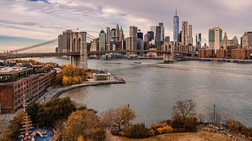New York vanaf de Manhattan Bridge van Kurt Krause