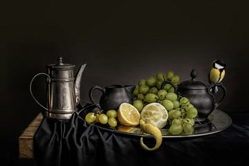 Still life grapes with great tit by Marjolein van Middelkoop
