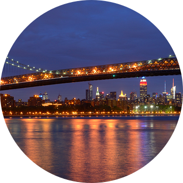 Williamsburg Bridge in New York met Midtown Manhattan skyline, panorama van Merijn van der Vliet