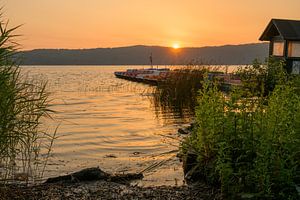 Lever du soleil au Laacher See