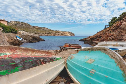 Boats at Cala Carbo, Majorca by Inge van der Hart Fotografie
