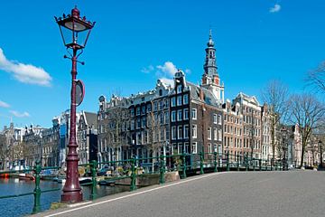 Paysage urbain d'Amsterdam avec la Zuiderkerk aux Pays-Bas sur Eye on You