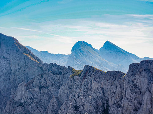 Ongerepte wildernis, eeuwenoude bossen en indrukwekkende berglandschappen: Het Nationaal Park Sutjeska laat de natuur van Bosnië van zijn meest ongerepte en spectaculaire kant zien.