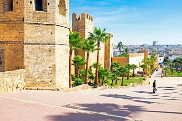 Mur de la ville du vieux Rabat au Maroc Afrique sur Eye on You