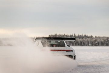 Drifting Porsche 992 GT3 RS in Swedish Lapland by Bas Fransen