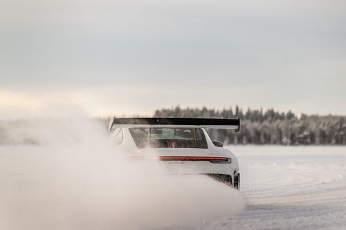 Drifting Porsche 992 GT3 RS in Swedish Lapland