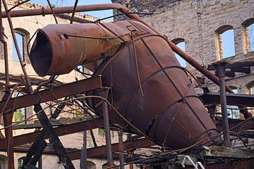 Demolition of cyclone filter in the old Böllberger Mühle granary in Halle by Babetts Bildergalerie