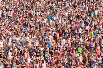 Mensenmassa op Festival in de zon