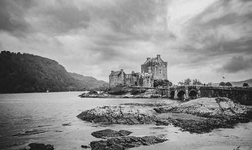 Kasteel Eilean Donan in Schotland. Highlander kasteel in de Hooglanden.