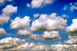 Ciel nuageux néerlandais au-dessus de Groningue sur Evert Jan Luchies