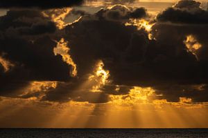 Rayons de soleil sur la mer