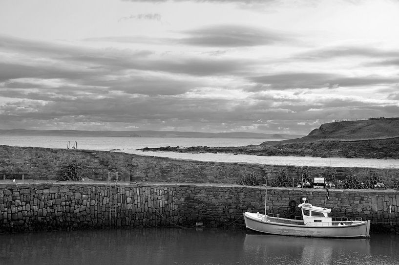 Fishing boat in harbor of Pittenweem by Herman van Ommen