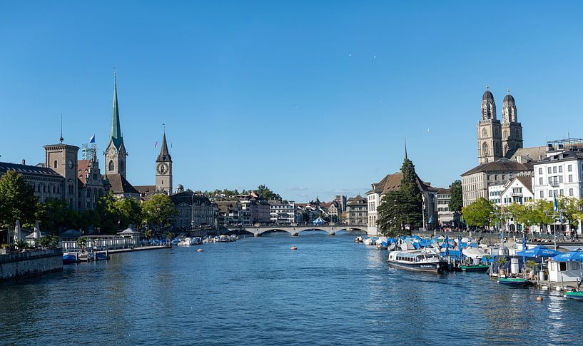 Grossmünster, by Richard Wareham