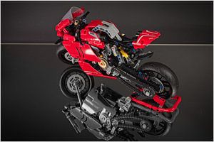 Ducati Panigale V4R Vue latérale sur Rob Boon