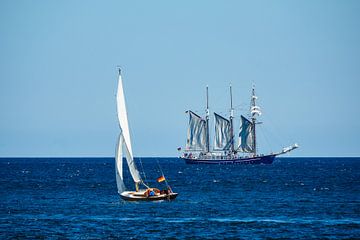 Segelschiffe auf der Ostsee vor Warnemünde von Rico Ködder