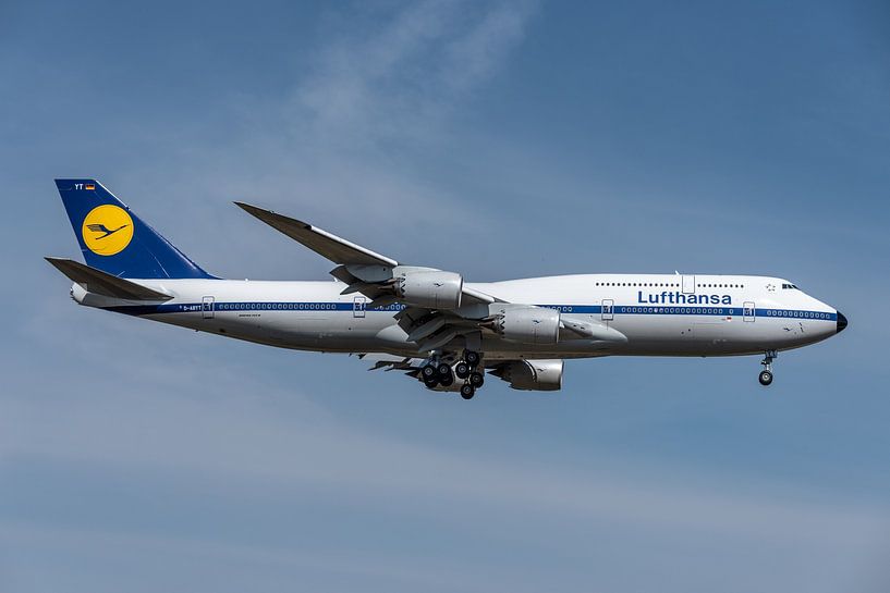 Le Boeing 747-8 de Lufthansa avec une belle livrée rétro (immatriculation D-ABYT), photographié lors par Jaap van den Berg