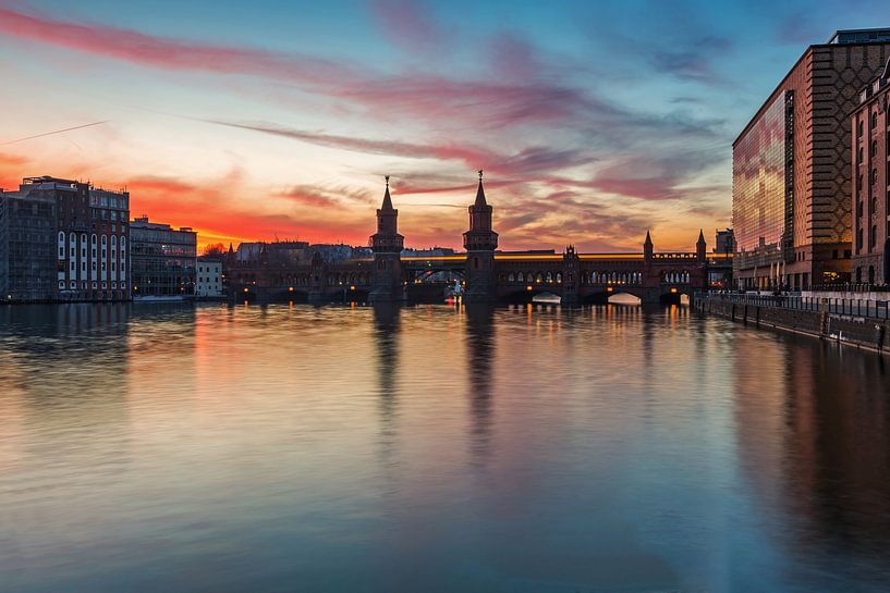 Sonnenuntergang an der Oberbaumbrücke in Berlin von Frank Herrmann