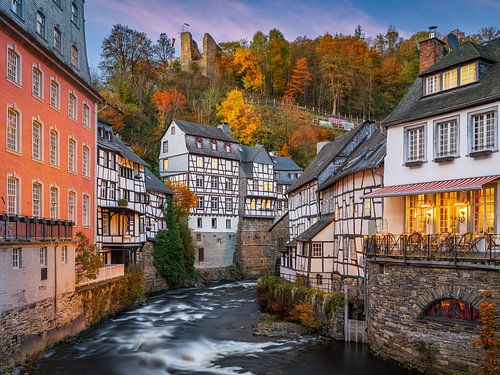 Herfst in Monschau, Duitsland