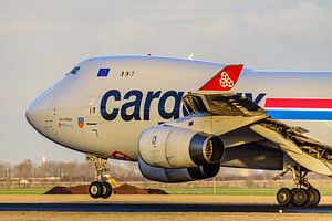 Take-off Cargolux Boeing 747-400. by Jaap van den Berg