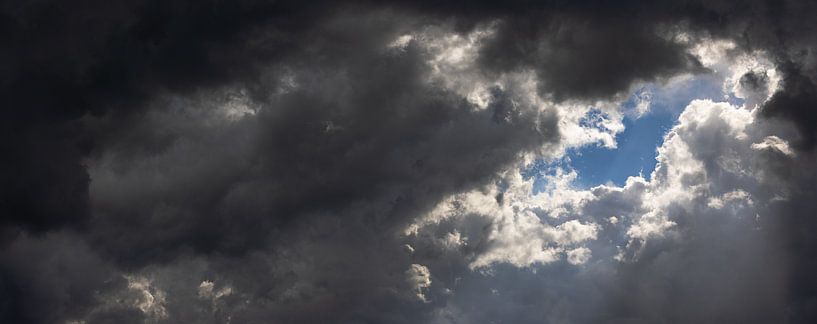 Dark clouds make way by Percy's fotografie