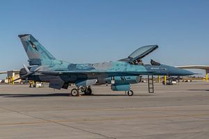 L'escadron Agressor du NSAWC à la station aéronavale de Fallon fait voler le F-16 A/B Fighting Falco