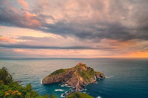 Sonnenaufgang in San Juan de Gaztelugatxe, Baskenland, Spanien