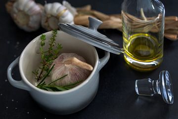 Voorbereiding voor een lekkere gepofte knoflook