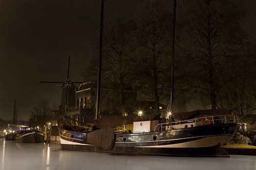 The old harbor of Gouda in the winter.