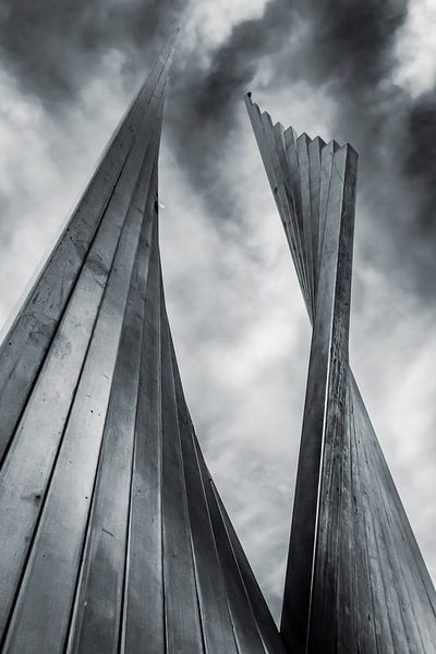 Sculpture en métal noir blanc par Dieter Walther