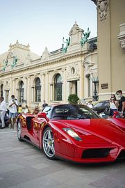 Ferrari Enzo Ferrari op het Casinoplein in Monaco van Joost Prins Photograhy