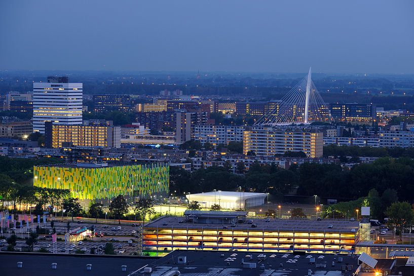 Zicht op Transwijk en Kanaleneiland in Utrecht van Donker Utrecht