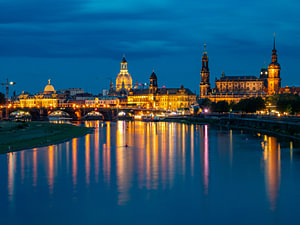 Blick auf die Stadt Dresden bei Nacht