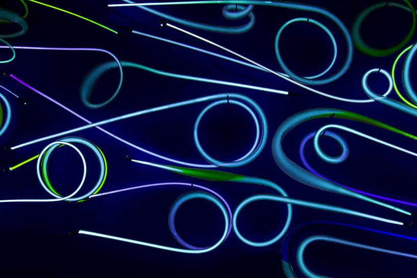 Neon Pipes II van Thomas Froemmel