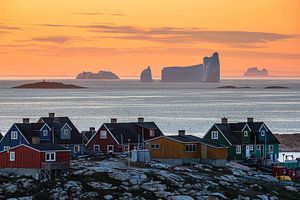 Sonnenuntergang und Eisberge vor Aasiaat, Grönland