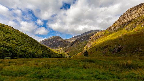 De magnifieke bergen van de Schotse Hooglanden
