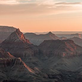 Grand Canyon - Het eerste licht (HighRes) van Remco Bosshard
