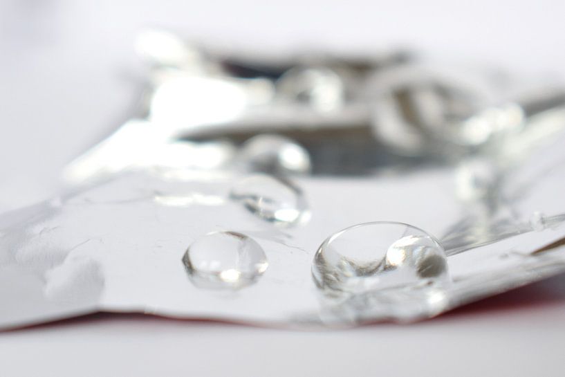 Waterdruppels III by Manon Sloetjes