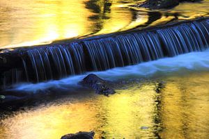 golden waterfall - gouden waterval