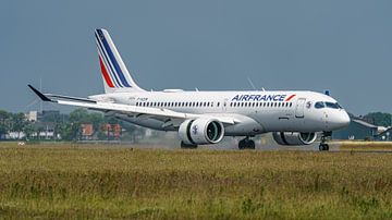 Gelande Air France Airbus A220-300. van Jaap van den Berg