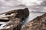 An ominous cliff by Jitse de Graaf thumbnail