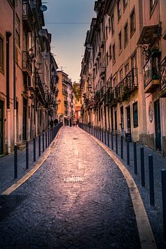 street in lissabon by Johan Strijckers