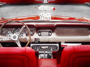 Voiture classique américaine 1965 mustang convertible intérieur sur Beate Gube