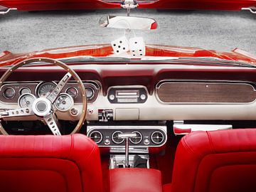 Amerikaans convertibel interieur van de klassieke auto 1965 mustang